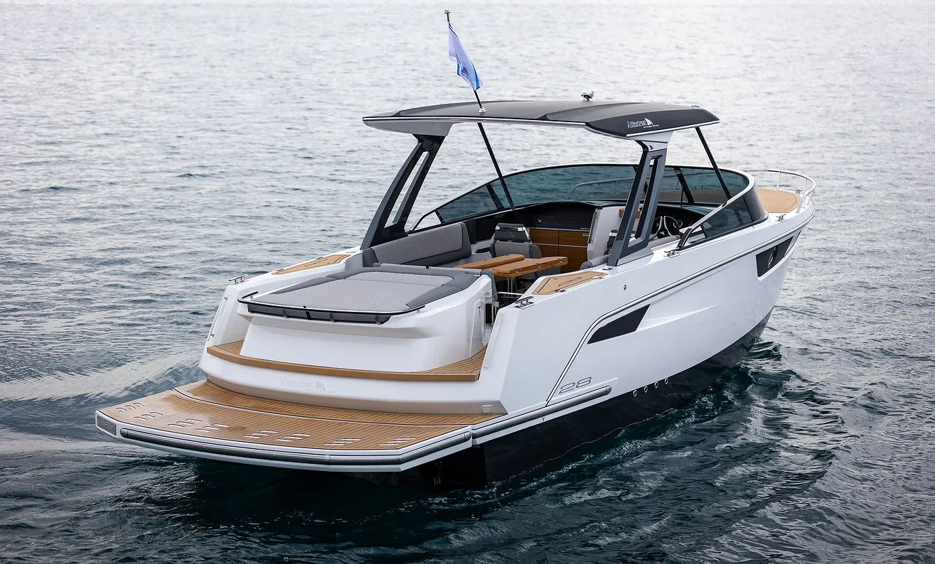 Alfastreet 28 · Sanfil, private charter Ibiza